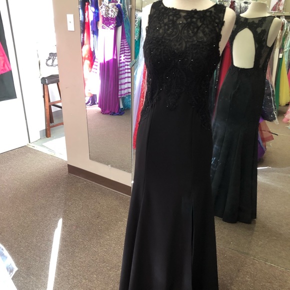 B. Smart Dresses & Skirts - Black lace top Size 7 by B. Smart sleeveless